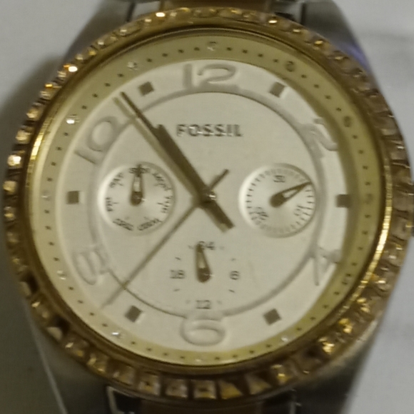 Watch - Picture 2 of 4